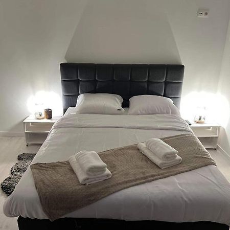Prachtige Kamer In Centrum Brugge Met Badkamer ! Zewnętrze zdjęcie