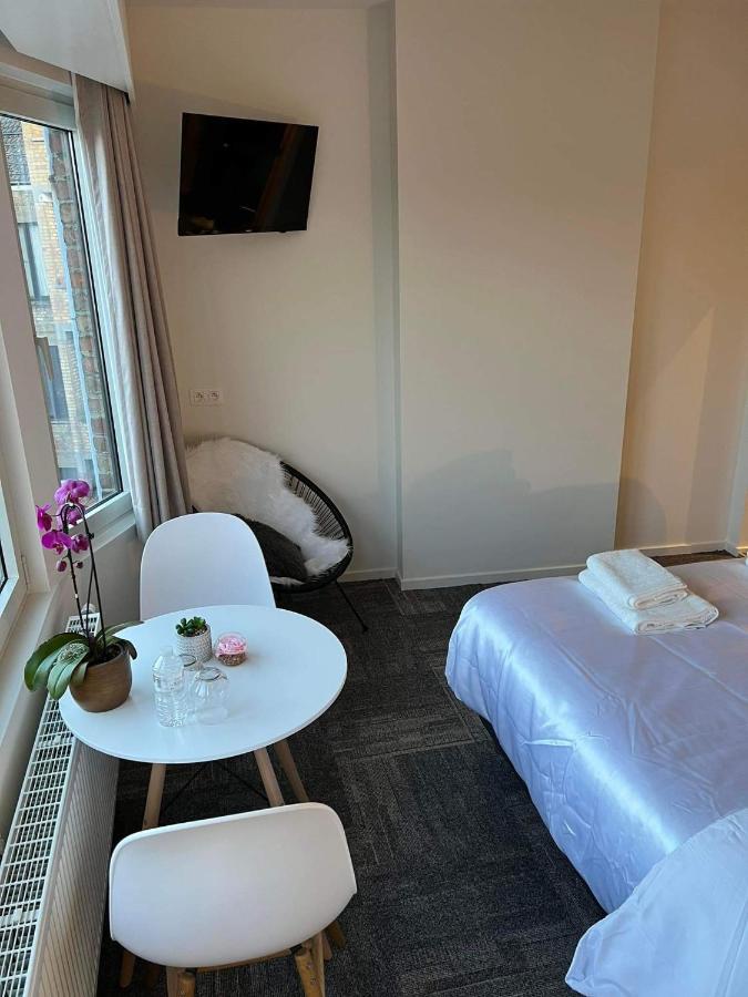 Prachtige Kamer In Centrum Brugge Met Badkamer ! Zewnętrze zdjęcie