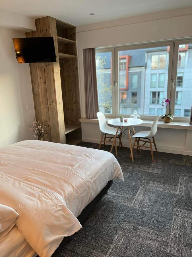 Prachtige Kamer In Centrum Brugge Met Badkamer ! Zewnętrze zdjęcie