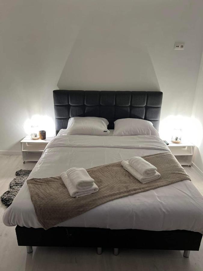 Prachtige Kamer In Centrum Brugge Met Badkamer ! Zewnętrze zdjęcie