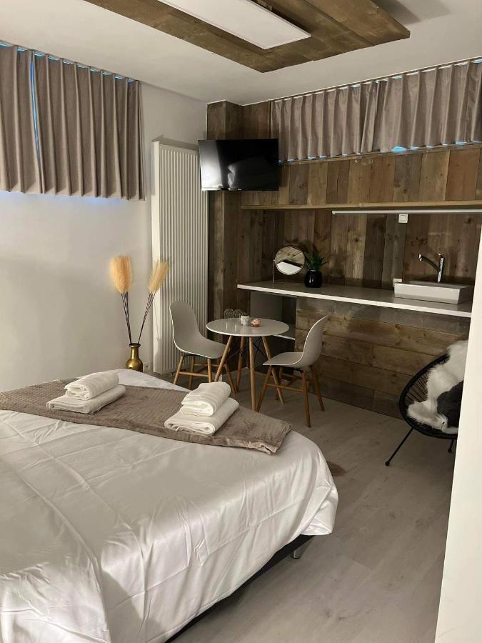 Prachtige Kamer In Centrum Brugge Met Badkamer ! Zewnętrze zdjęcie
