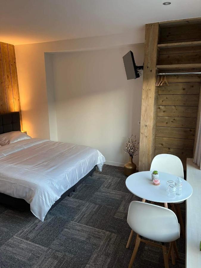Prachtige Kamer In Centrum Brugge Met Badkamer ! Zewnętrze zdjęcie